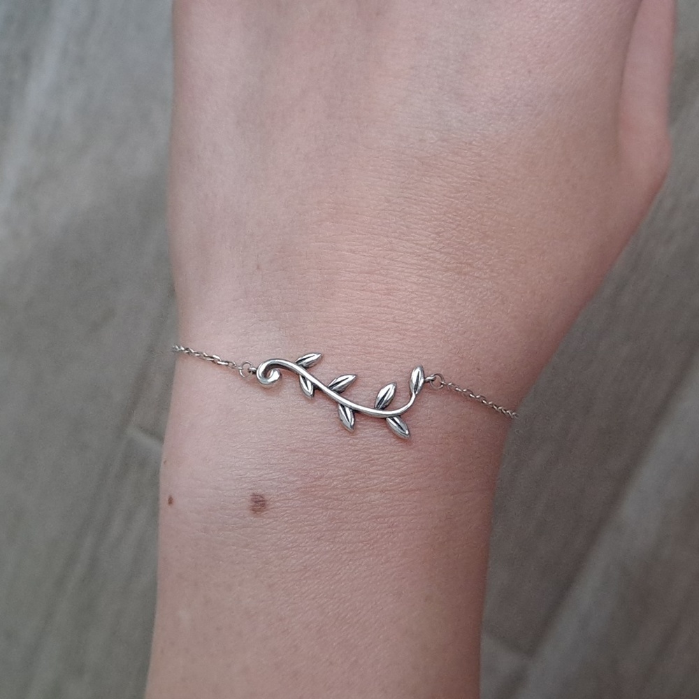 Tiffany & Co Sterling silver olive leaf bracelet l